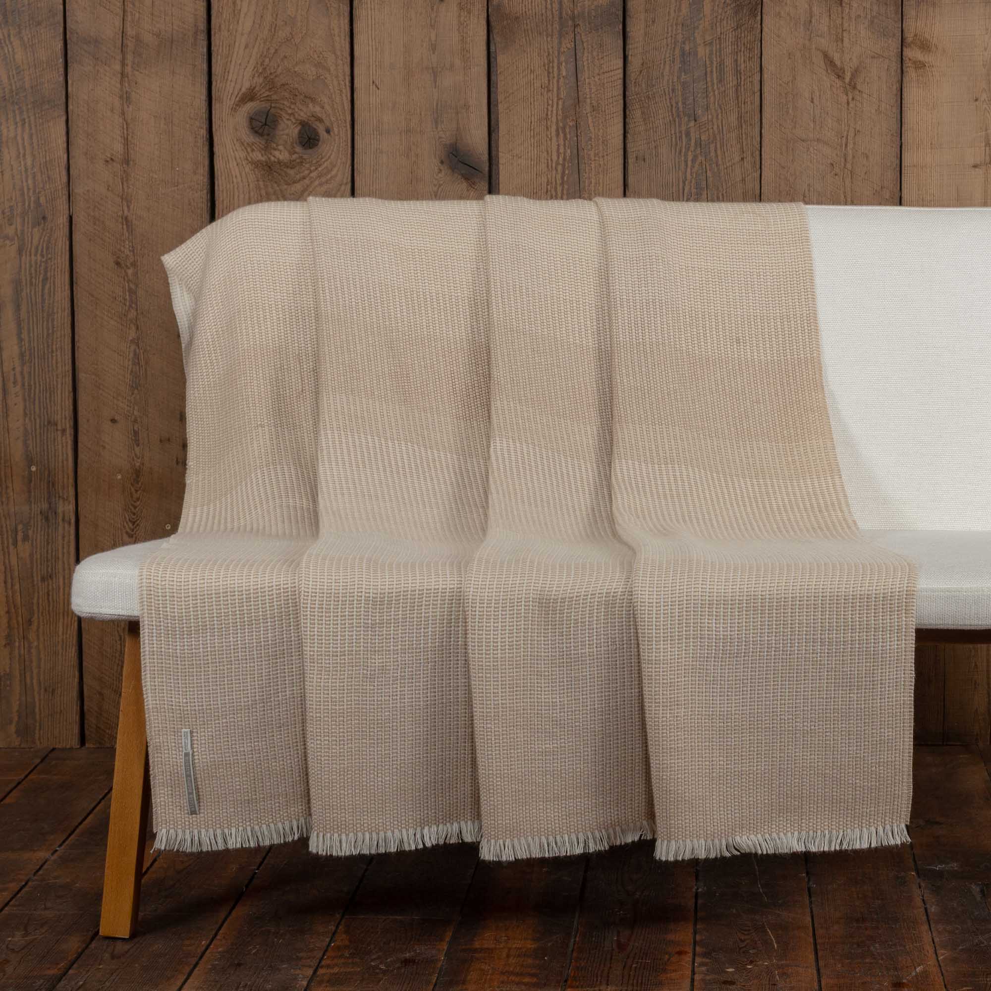 アレスダッキア Alès Dacchia ラクーン ニット ジップド フーディ Sale | Luxury Alpaca Home Decor and Apparel | Alicia Adams Alpaca